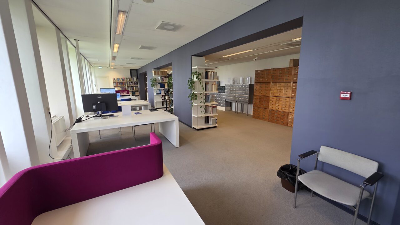 Onderzoeksruimte in het gebouw van Tresoar