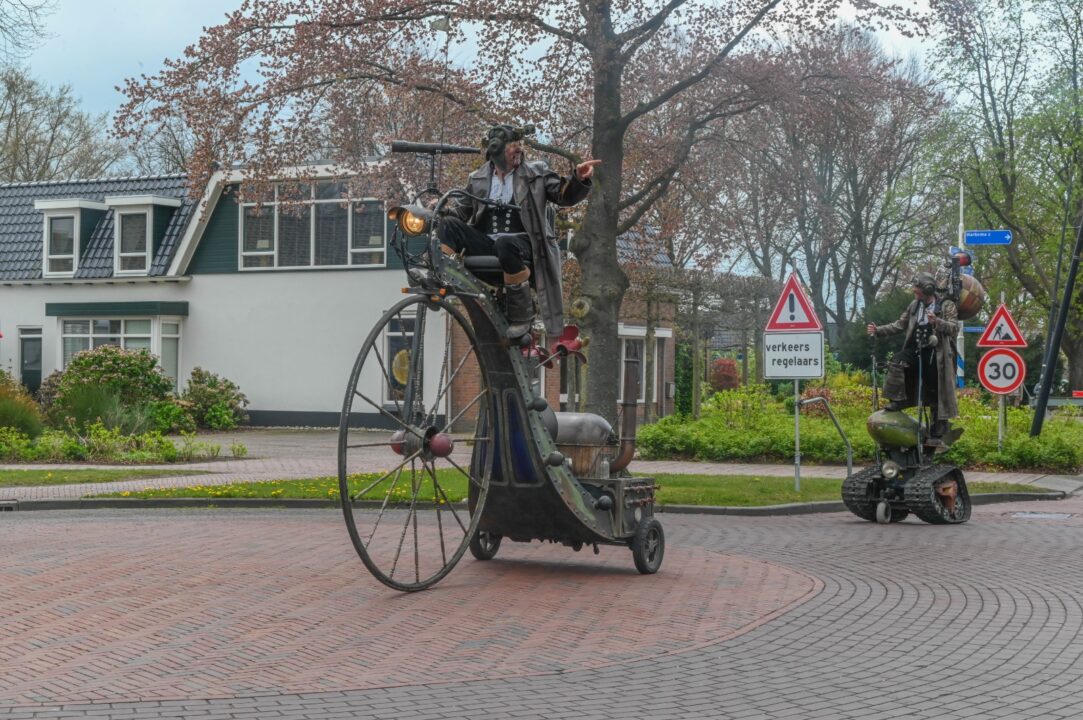 Abacus Theater brengt straattheater naar centrum van Surhuisterveen