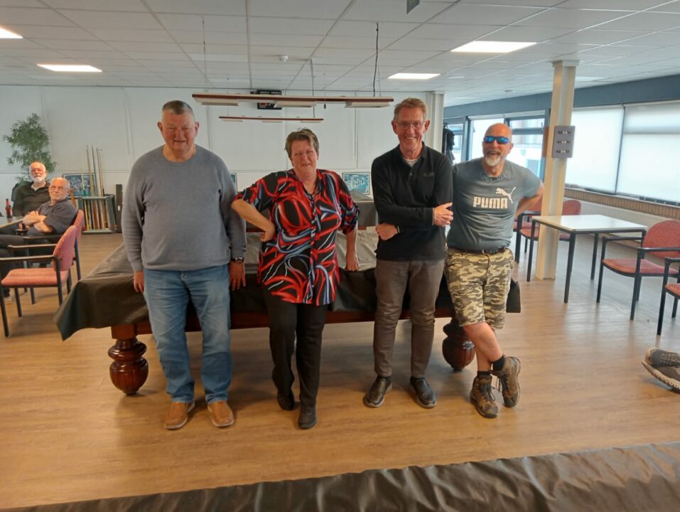 Biljarttoernooi Brugchelencamp in De Westereen sluit af met prijzen en vleespakketten