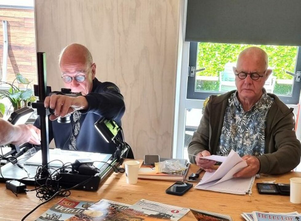 IJstijdenmuseum Buitenpost trekt tientallen detectoramateurs op bodemvondstendag