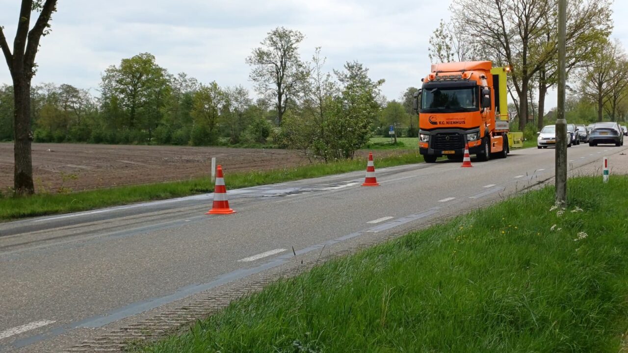 Kop-staartbotsing op de Westerdijk (N361) zorgt voor vertraging