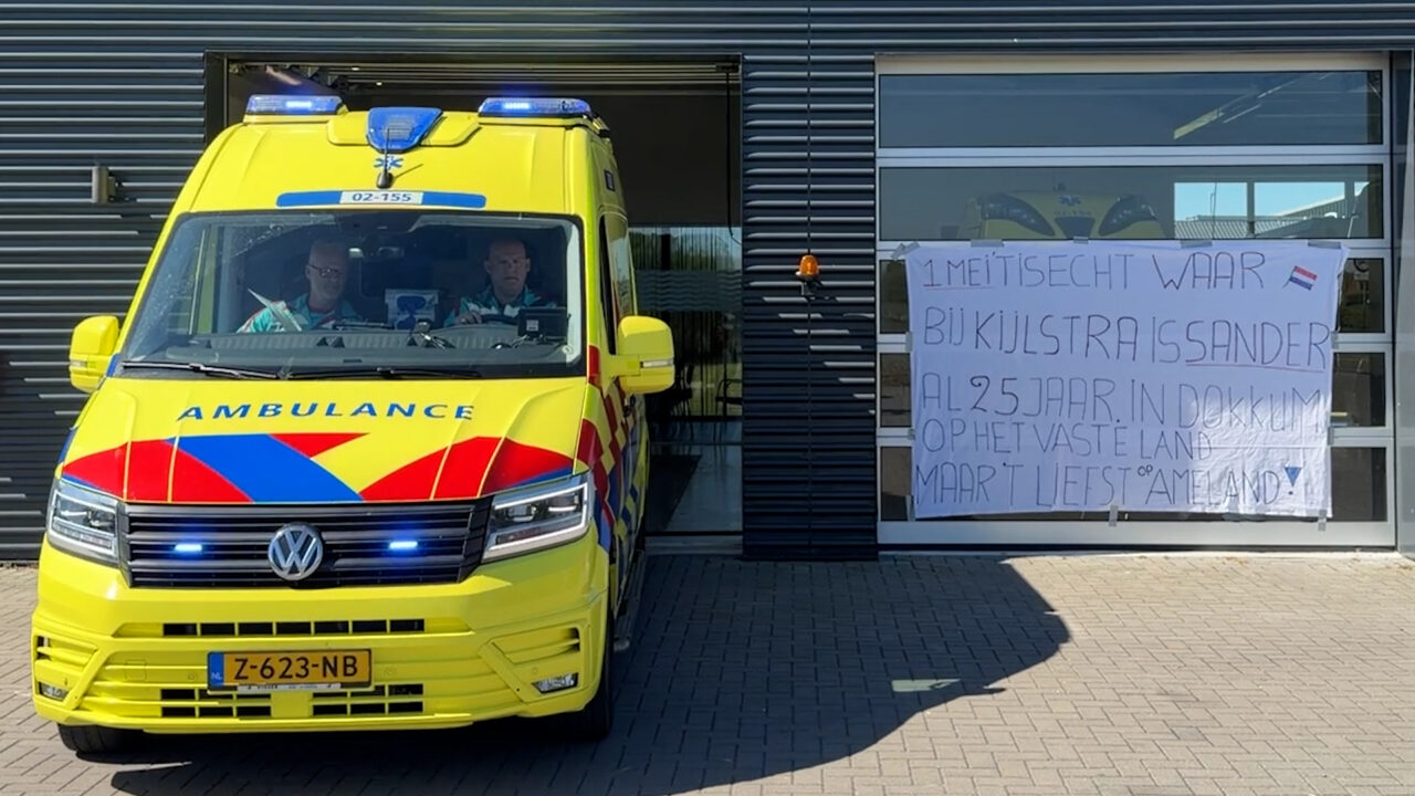 Sander Graansma helpt al 25 jaar mensen als ambulancechauffeur