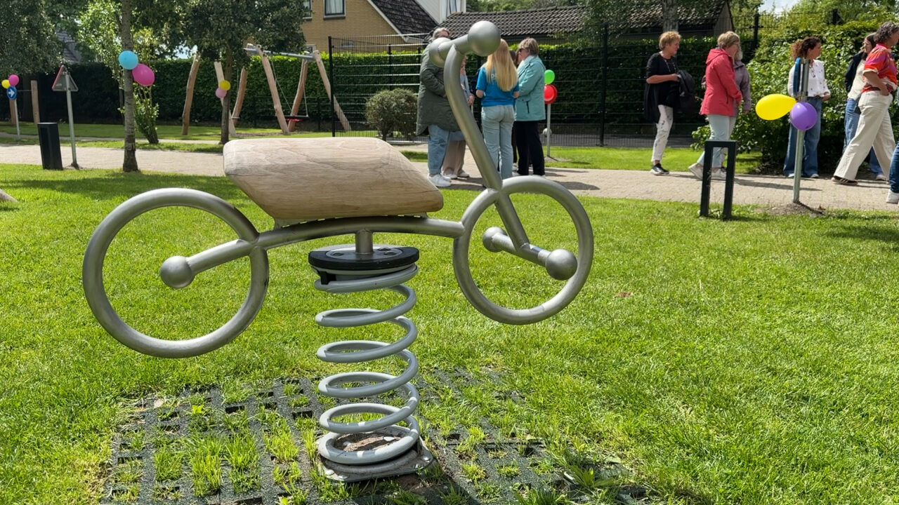Kwetsbare kinderen krijgen veilige speeltuin in Harkema: 