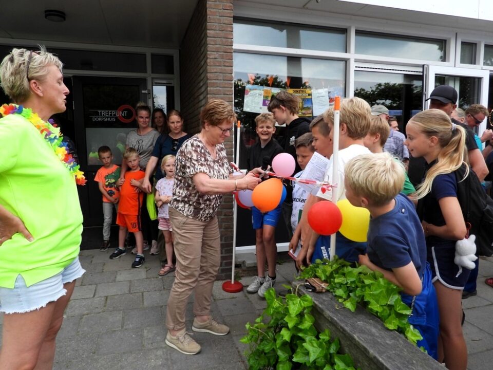Wethouder Maaike Prins opent tiende Avondvierdaagse Noordoosthoek