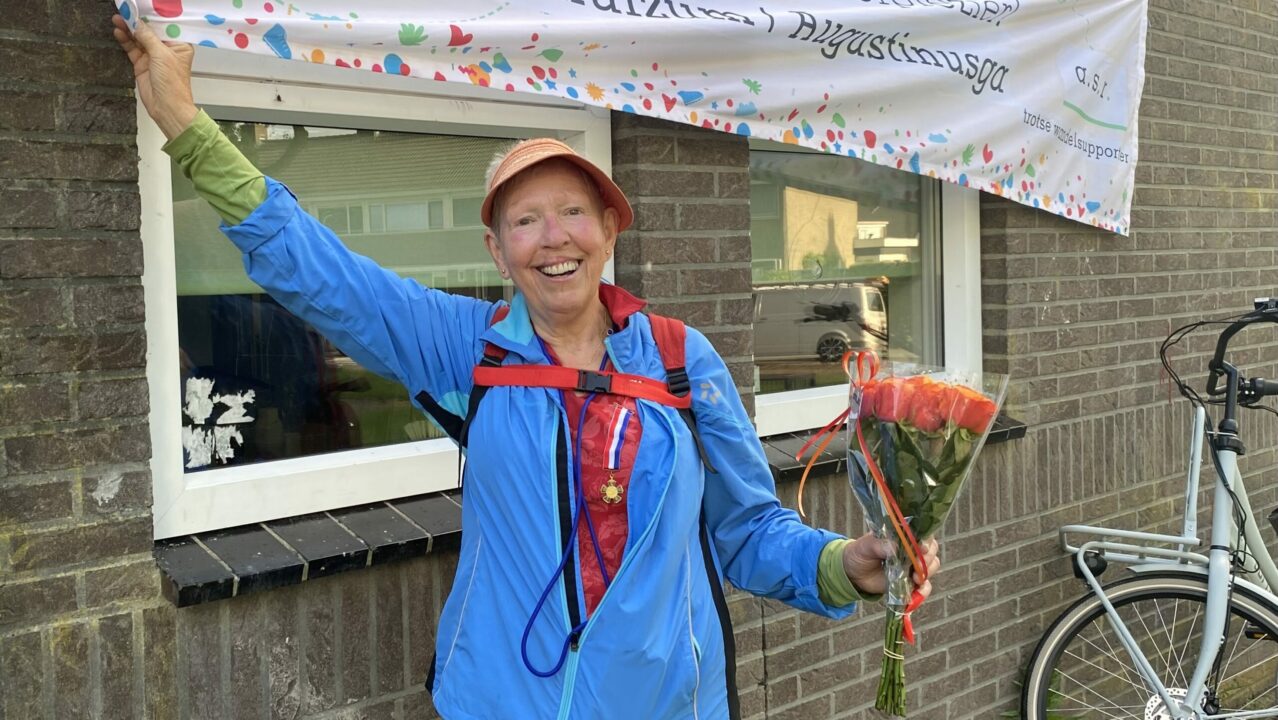 Tiny van der Linden loopt Avond4daagse voor de vijftigste keer