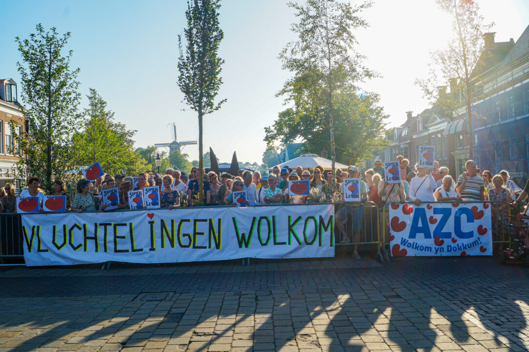 Voorstanders van vluchtelingenopvang in actie: “Se binne ek wolkom yn Dokkum”