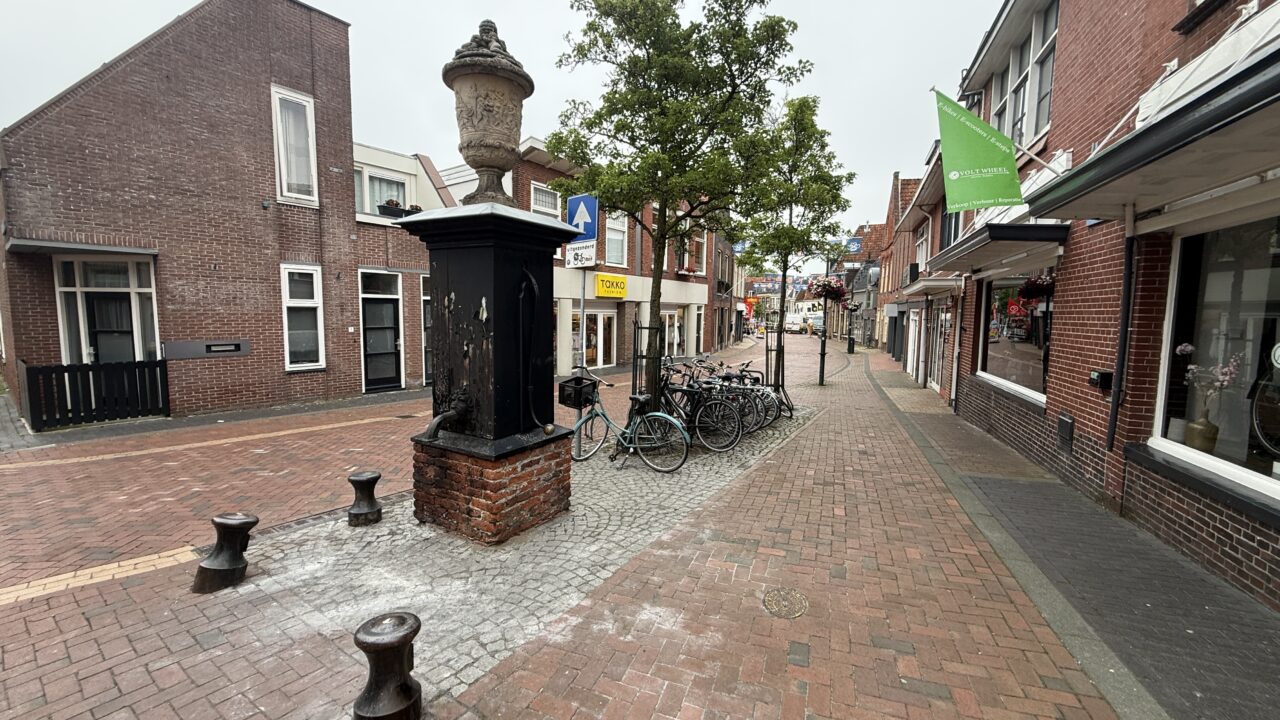 Fetzepomp in Dokkum beschadigd door brandstichting