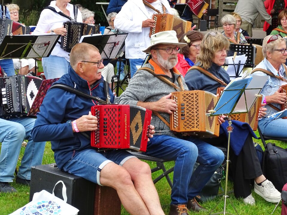 4 juli Spitkeet harmonicafestijn in Harkema