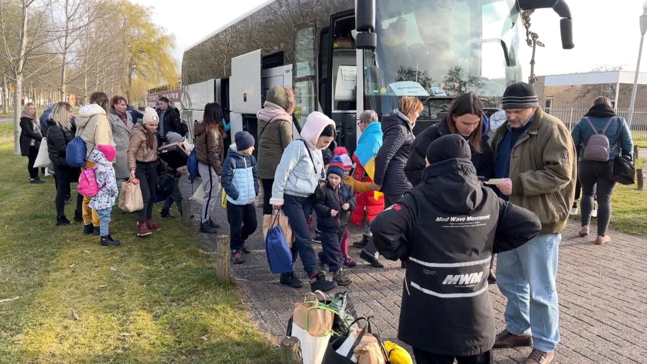 Achtkarspelen wil met buurgemeenten vluchtelingen opvangen om aan wet te voldoen