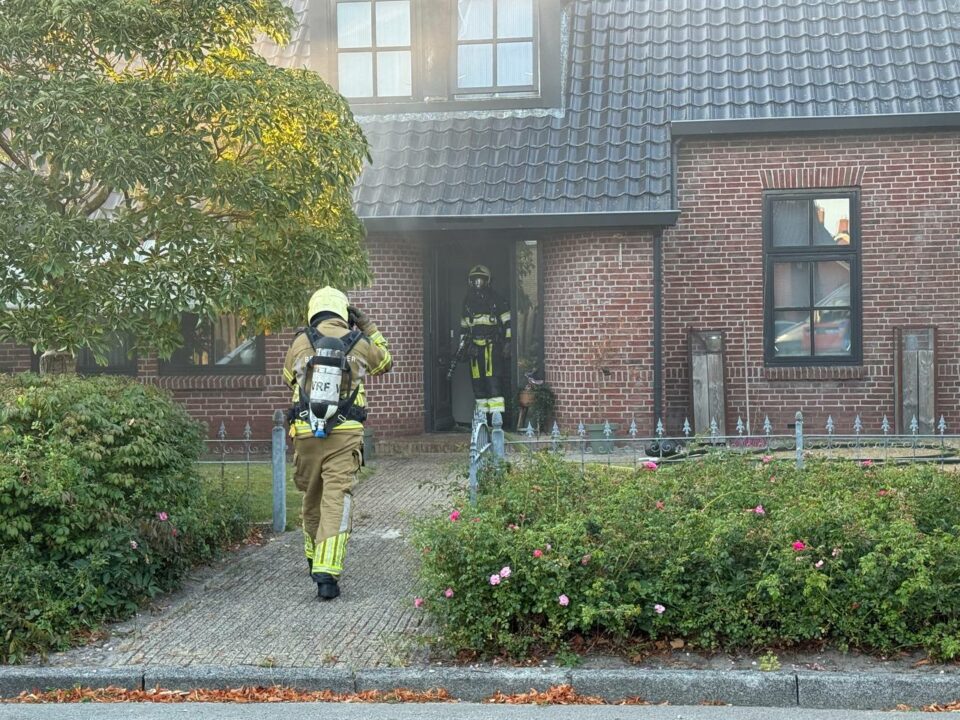 Brand in keuken van woning in Harkema