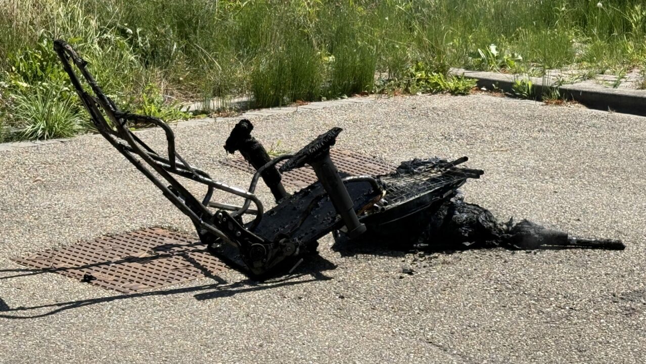 Accu elektrische stoel vat vlam in Buitenpost