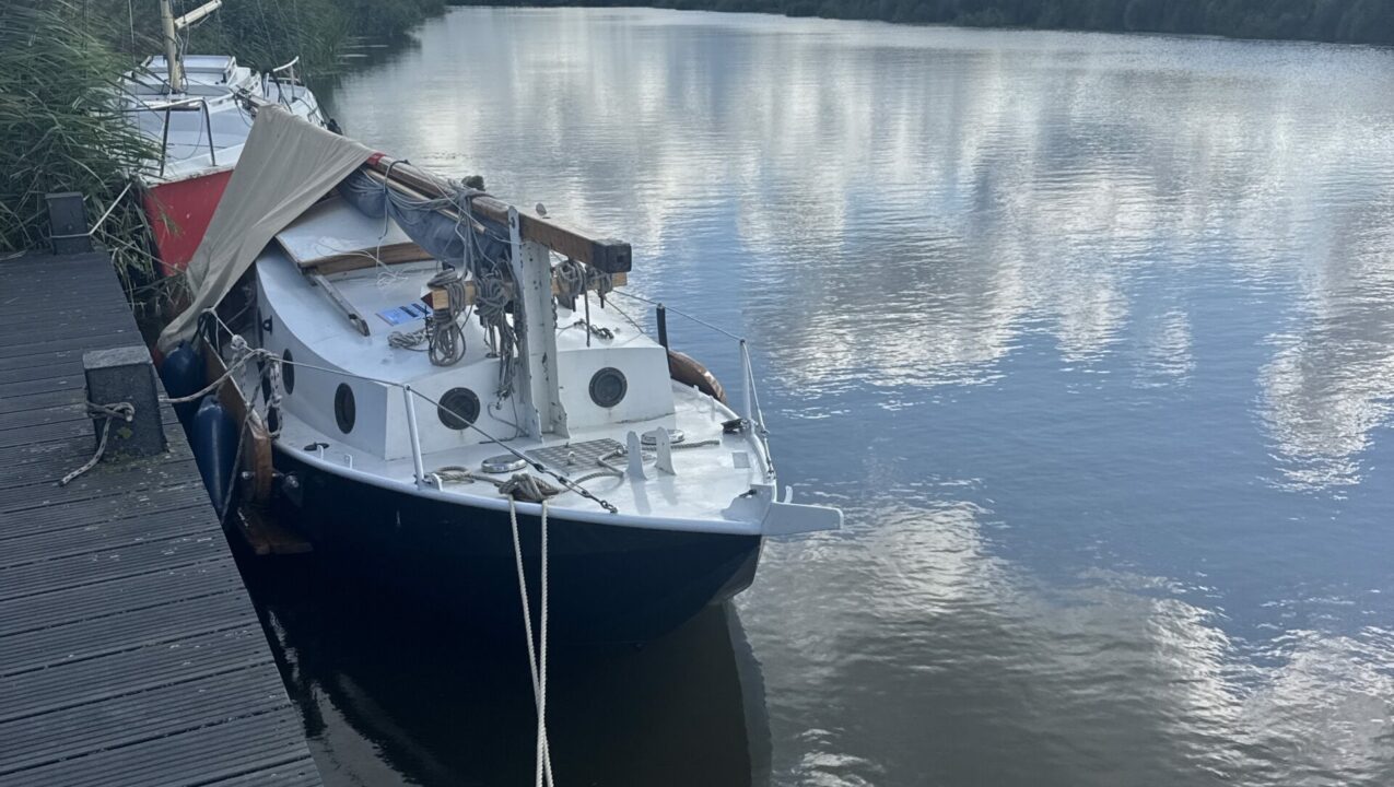 Eigenaar gezocht van vaartuig bij Marrekrite-steiger in Jannum