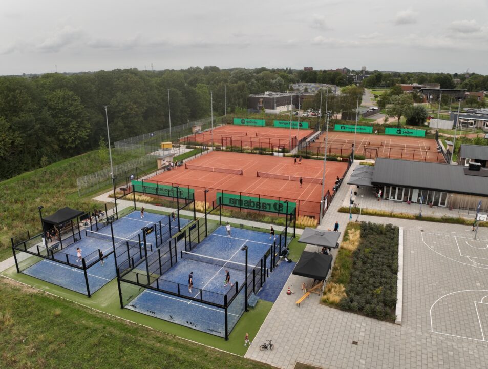 Eerste editie Admiraliteitscup van start: 242 deelnemers zorgen voor volle tennis- en padelweek in D