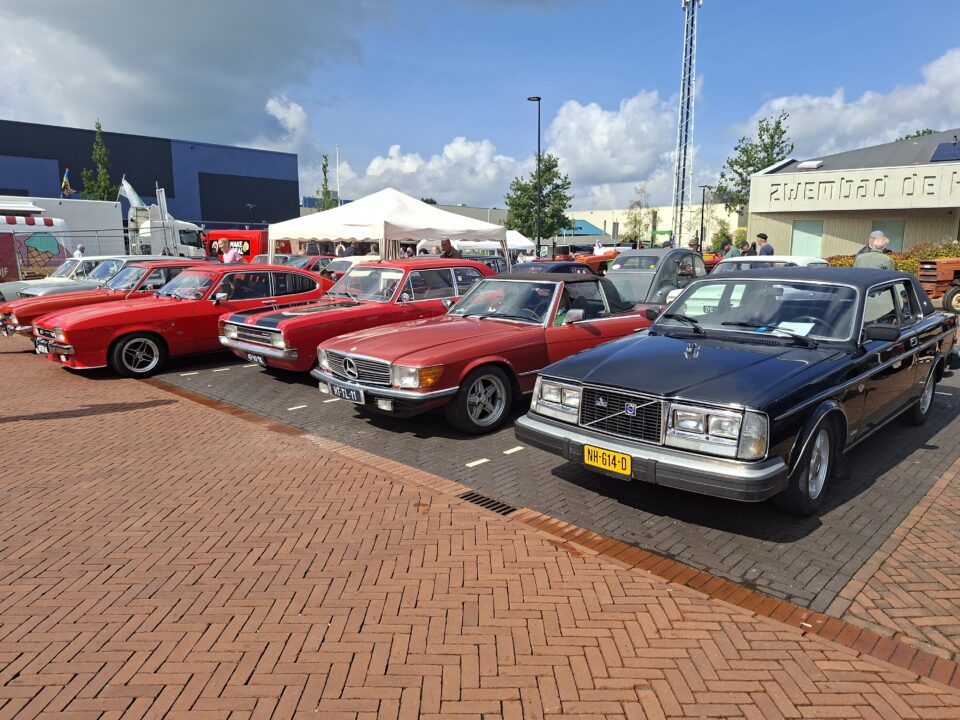 Vierde Oldtimerdag trekt veel publiek in Buitenpost