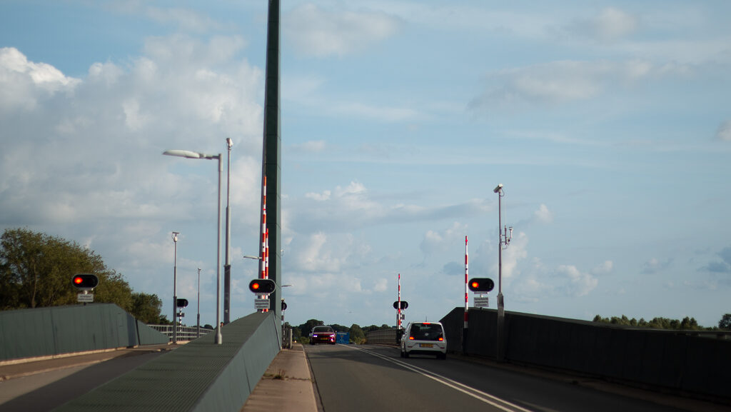 Brug in Burgum na storing weer open