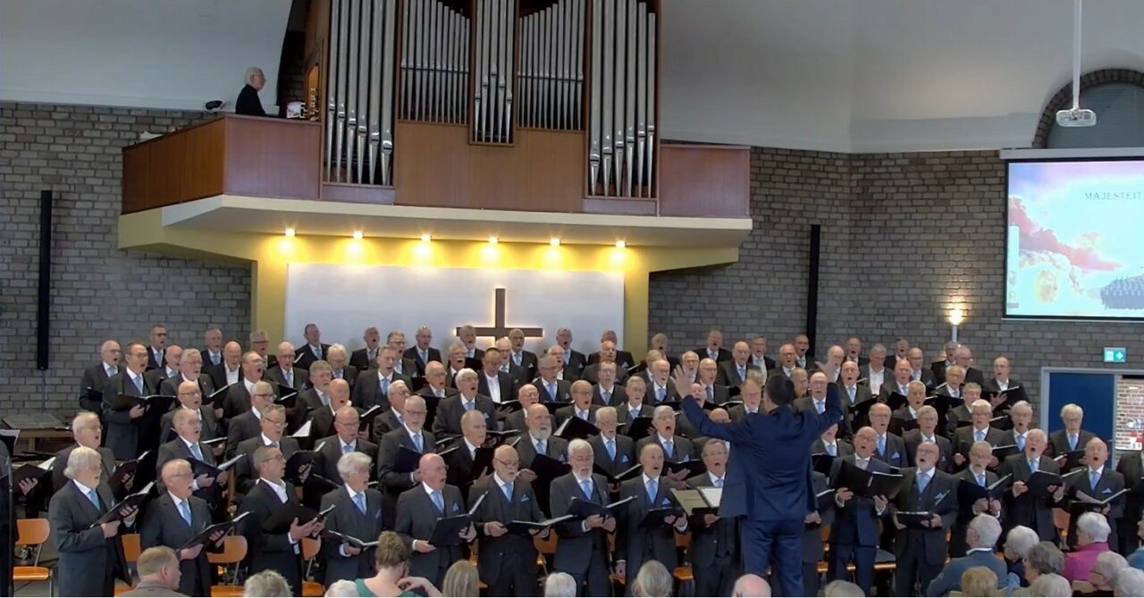 Start zang en jubileum seizoen Westerlauwers mannenkoor