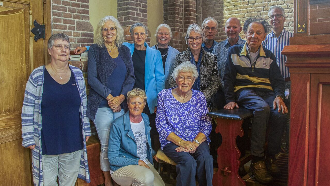 Kerkkoor St Caecilia bestaat 60 jaar: Bisschoppelijke onderscheiding voor 60-jarig jubileum koorlid