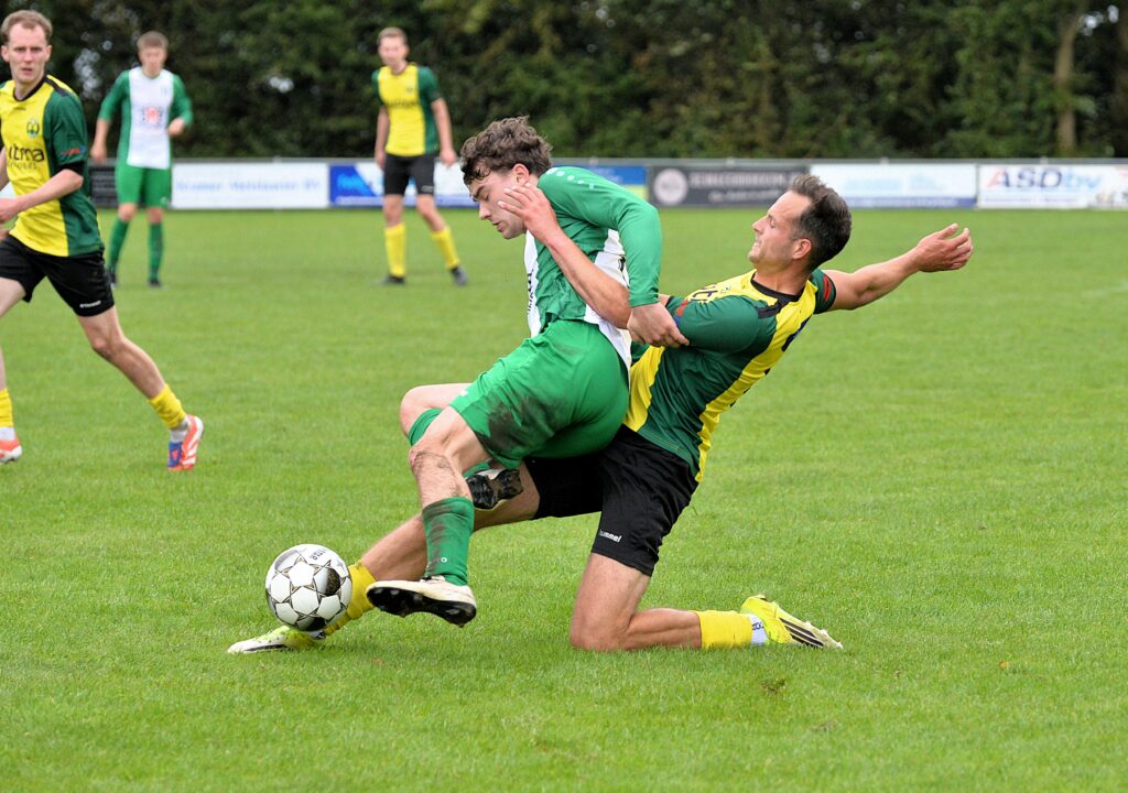 Tiental Ropta Boys heer en meester tegen Suameer