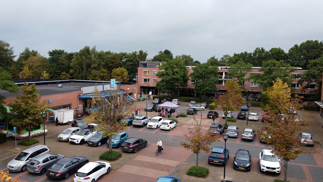 Winkelcentrum Fuormanderij in Hurdegaryp bestaat 25 jaar