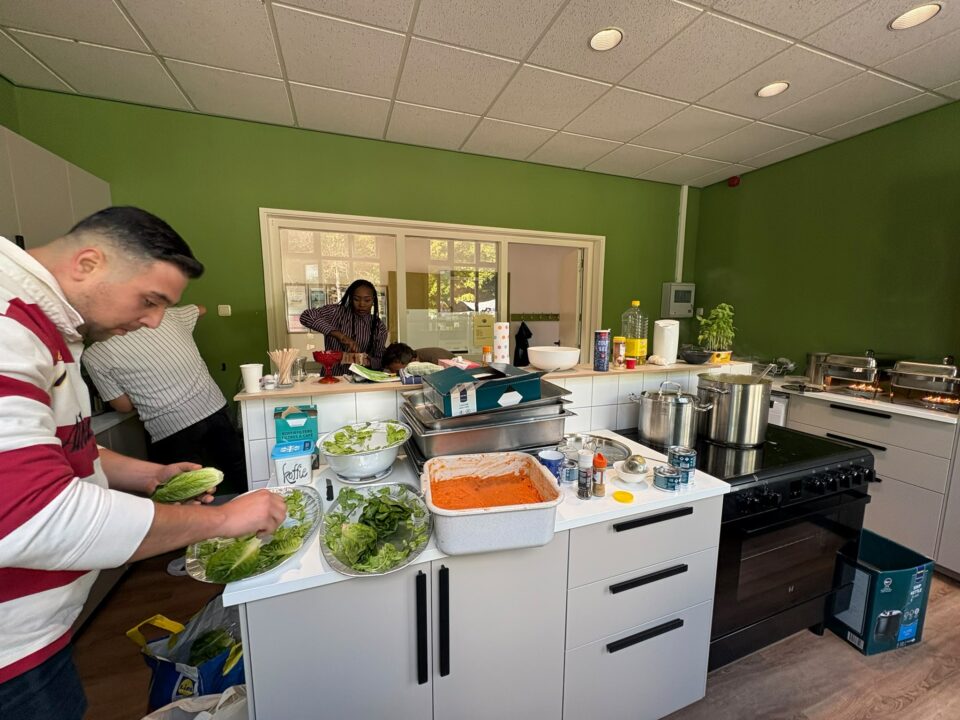 Terugblik op geslaagde Burendag en opening nieuwe keuken in De Groen