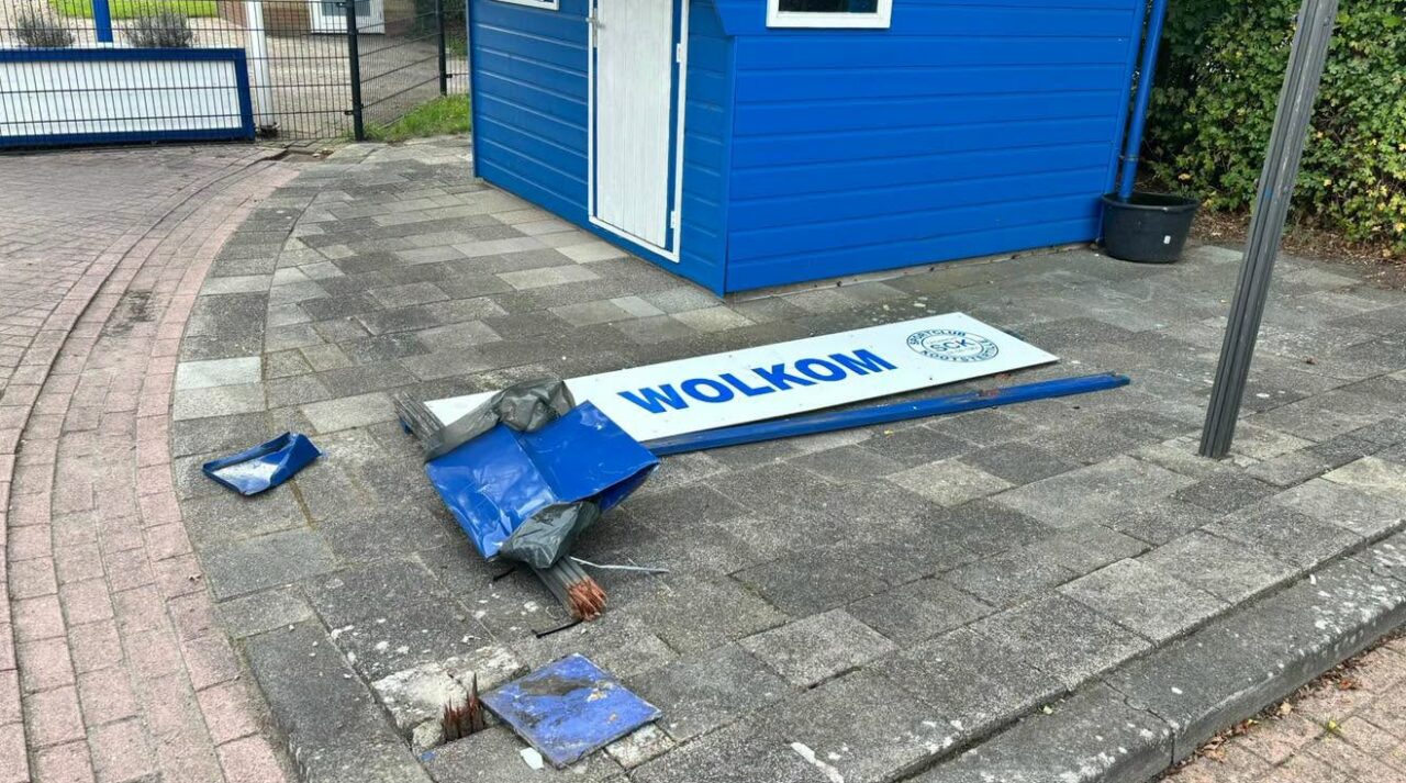 Schade aan bord bij SC Kootstertille