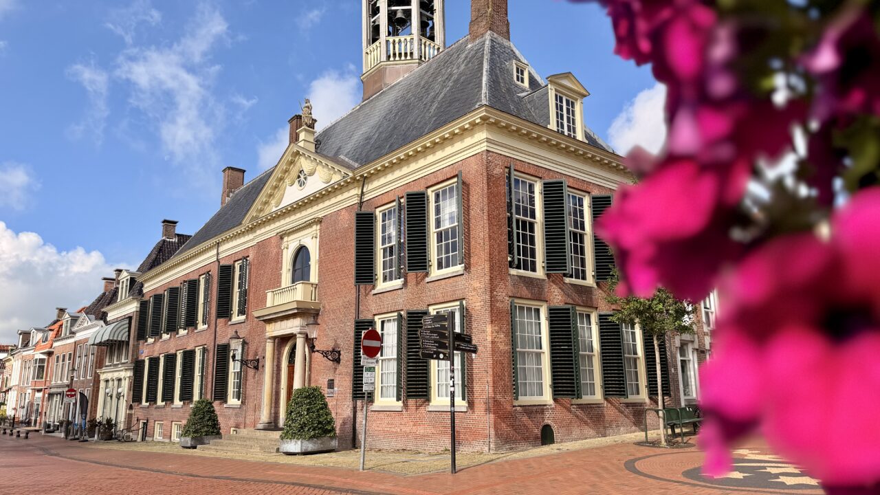 Het carillon waakt weer over Dokkum: 