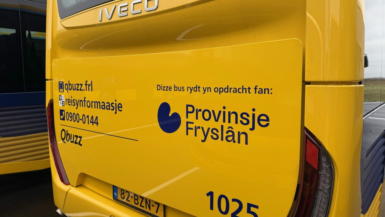 Qbuzz stuurt extra bussen naar Ameland