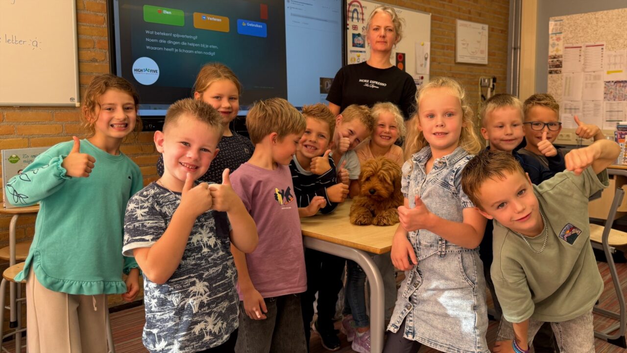 Dit is Wobbe: de schoolhond van KBS de Balkespringer in Surhuizum